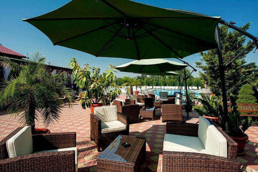 Hotel Levisticum باكاو المظهر الخارجي الصورة